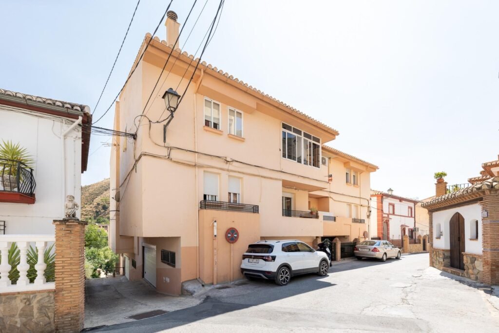 Casa en venta de 2 plantas en Granada
